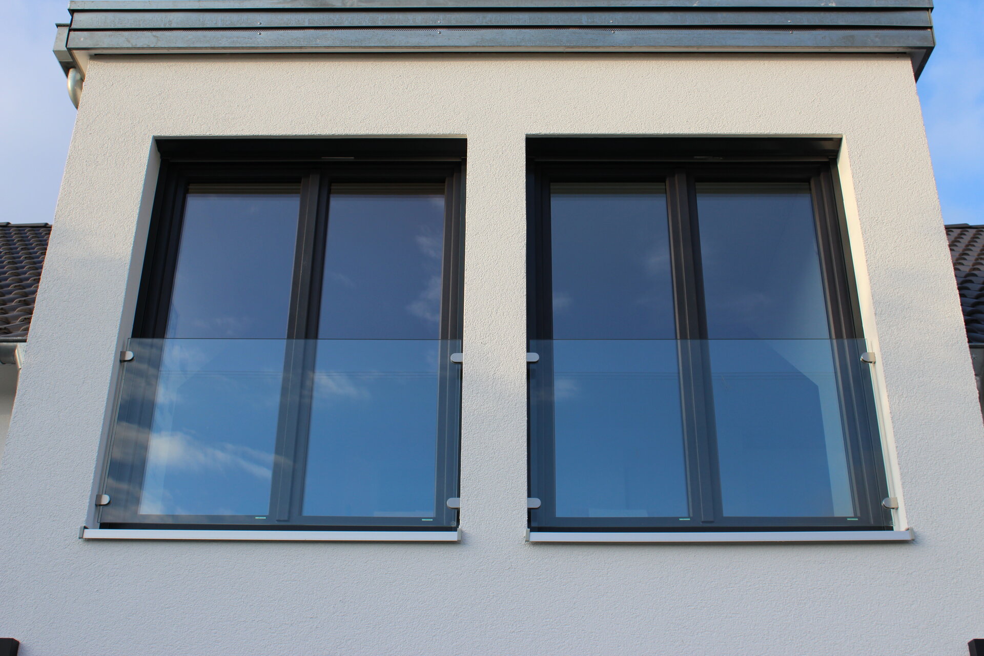 Französischer Balkon aus Edelstahl mit Klarglas